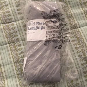 Old Navy mid-rise leggings -brand new